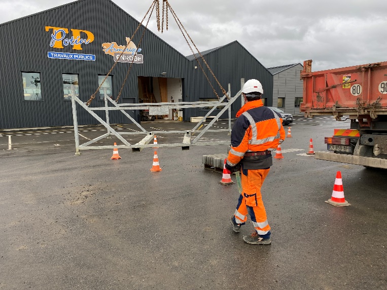 Potin Tp Travaux Publics A Baguer Pican 35 Caces Grue